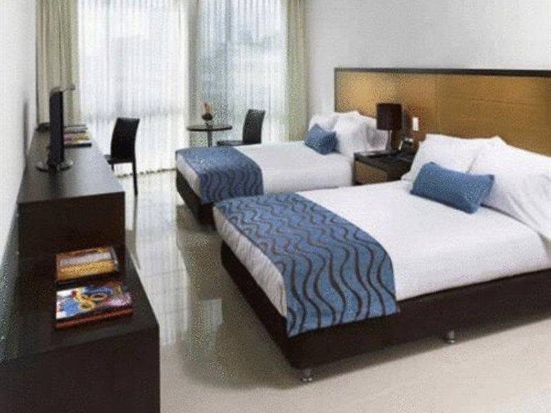Hotel Nh Collection Royal Smartsuites 4*